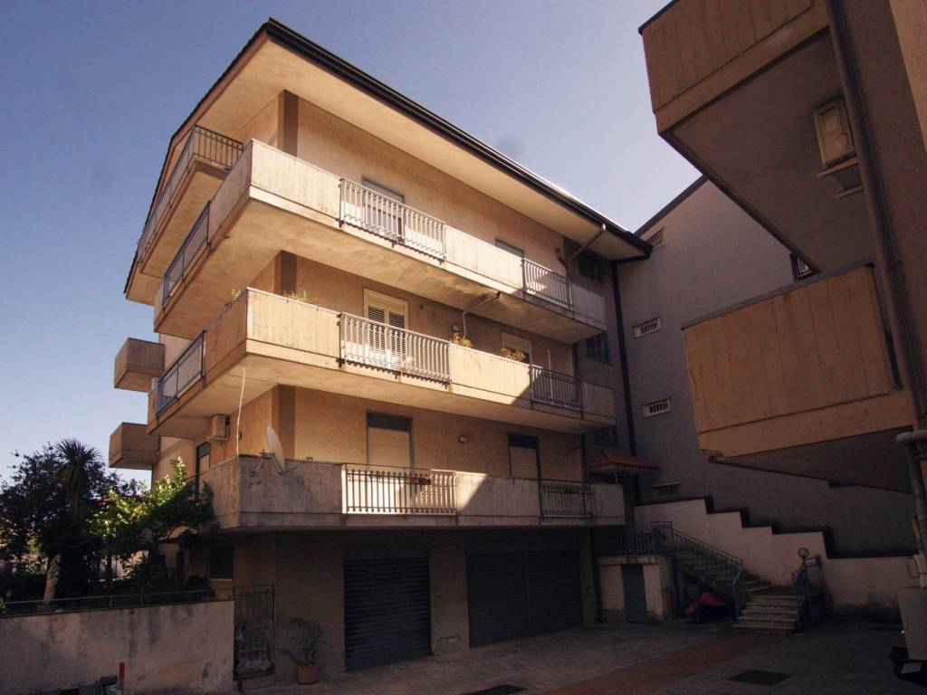 appartamento in vendita a Piedimonte Etneo