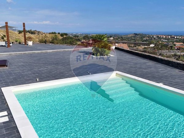 casa indipendente in vendita a Piedimonte Etneo