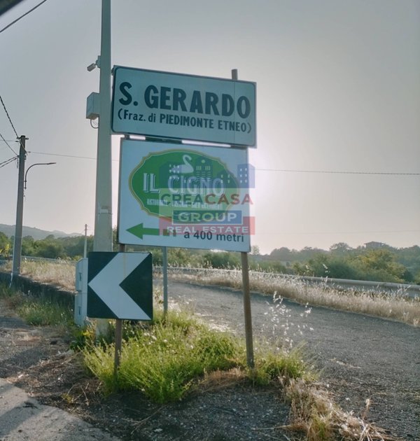 casa indipendente in vendita a Piedimonte Etneo
