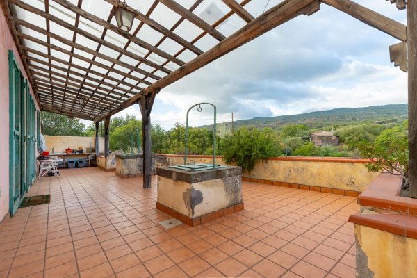 casa indipendente in vendita a Piedimonte Etneo