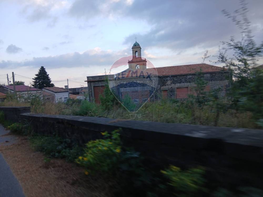 casa indipendente in vendita a Piedimonte Etneo