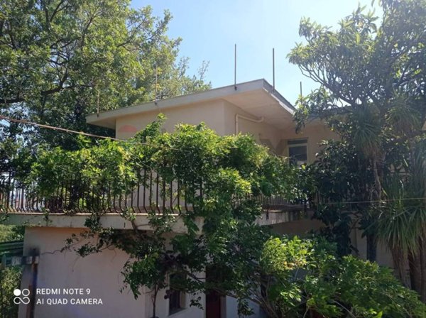 casa indipendente in vendita a Piedimonte Etneo