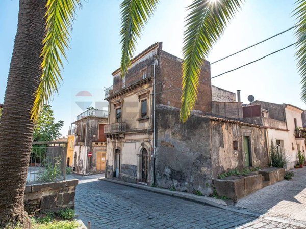 casa indipendente in vendita a Piedimonte Etneo