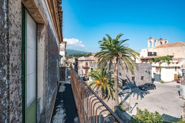 casa indipendente in vendita a Piedimonte Etneo