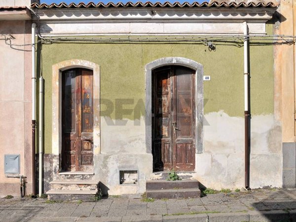 casa indipendente in vendita a Piedimonte Etneo