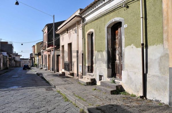 casa indipendente in vendita a Piedimonte Etneo