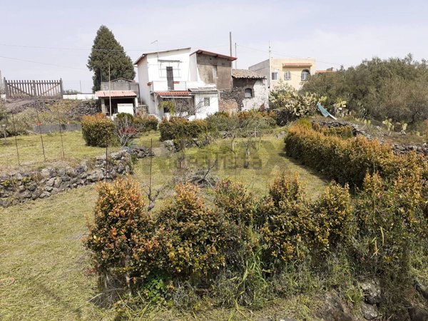 appartamento in vendita a Piedimonte Etneo