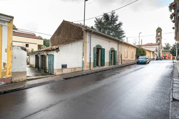 casa indipendente in vendita a Piedimonte Etneo in zona Presa