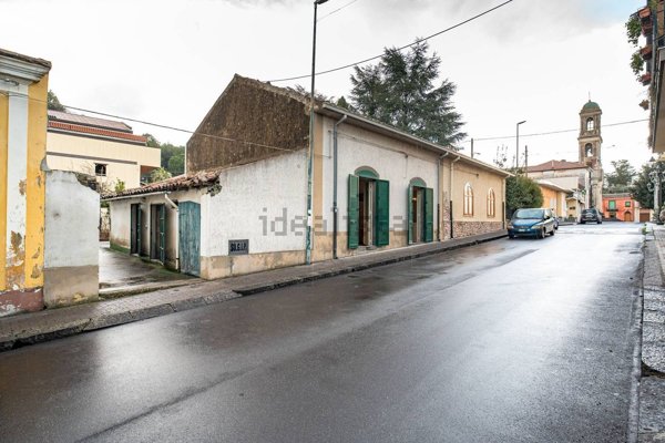 casa indipendente in vendita a Piedimonte Etneo in zona Presa