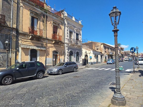 casa indipendente in vendita a Piedimonte Etneo