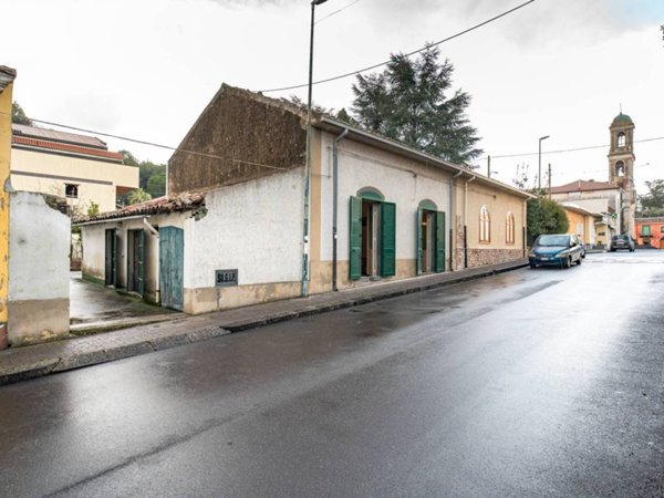 casa indipendente in vendita a Piedimonte Etneo in zona Presa