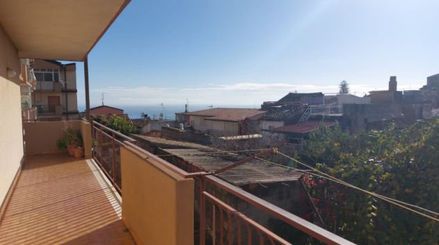 casa indipendente in vendita a Piedimonte Etneo