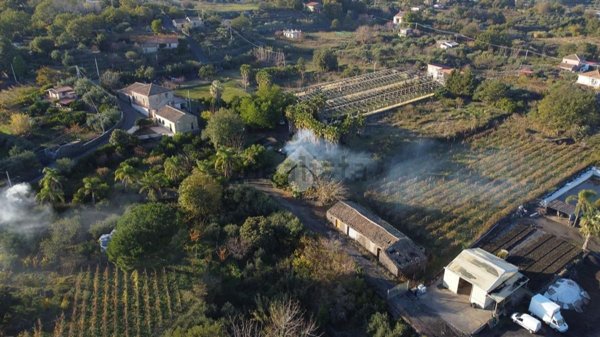 casa indipendente in vendita a Piedimonte Etneo