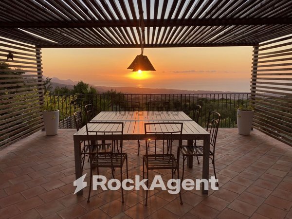 casale in vendita a Piedimonte Etneo in zona Presa