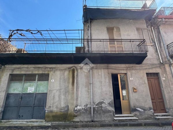 casa indipendente in vendita a Piedimonte Etneo