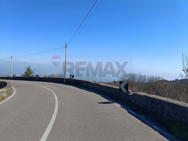 terreno agricolo in vendita a Piedimonte Etneo in zona Vena