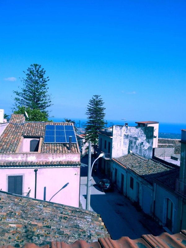 pentavano in vendita a Piedimonte Etneo