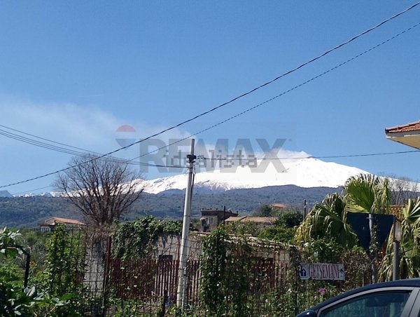 appartamento in vendita a Piedimonte Etneo