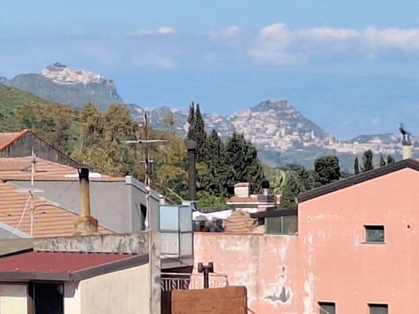 casa indipendente in vendita a Piedimonte Etneo