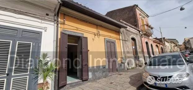 casa indipendente in vendita a Piedimonte Etneo