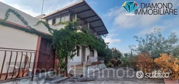 casa indipendente in vendita a Piedimonte Etneo in zona Presa