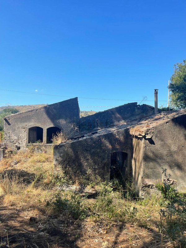 terreno agricolo in vendita a Piedimonte Etneo