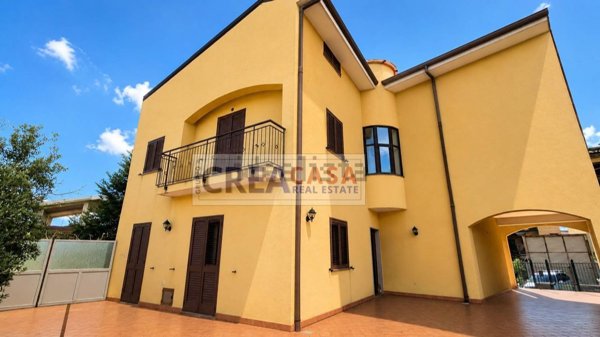 casa indipendente in vendita a Piedimonte Etneo