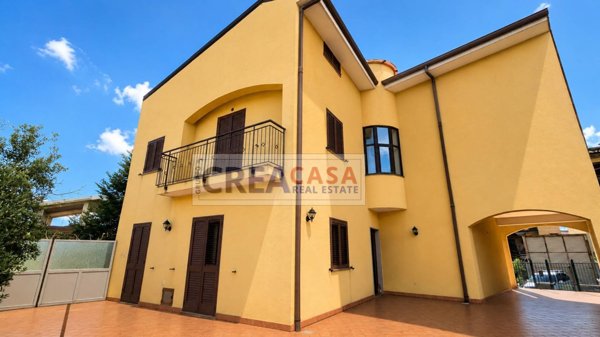 casa indipendente in vendita a Piedimonte Etneo
