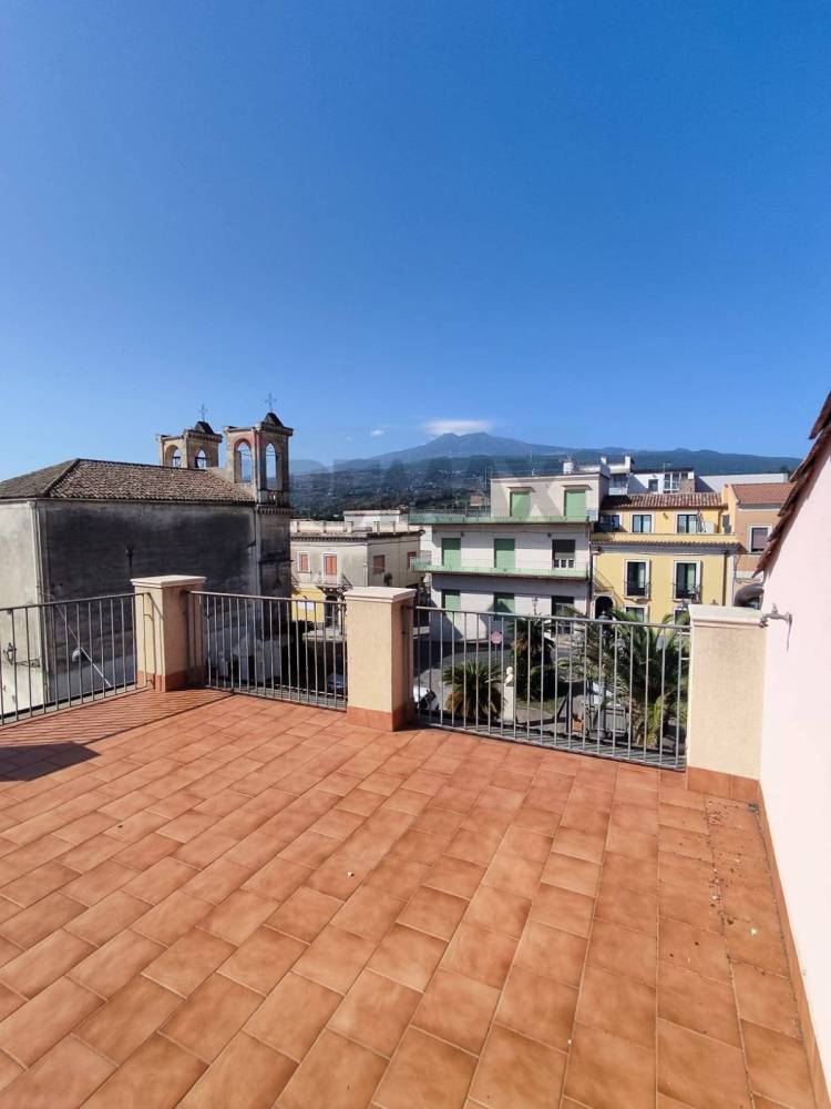 appartamento in vendita a Piedimonte Etneo