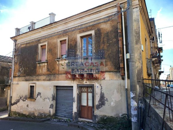 casa indipendente in vendita a Piedimonte Etneo