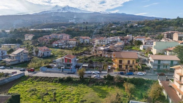appartamento in vendita a Piedimonte Etneo