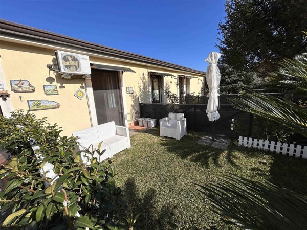 casa indipendente in vendita a Piedimonte Etneo