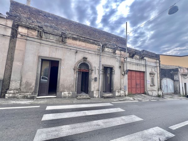 casa indipendente in vendita a Piedimonte Etneo
