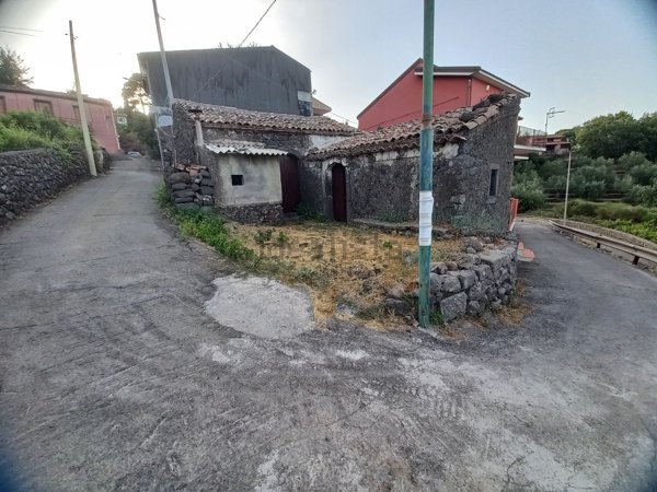 appartamento in vendita a Piedimonte Etneo in zona Presa