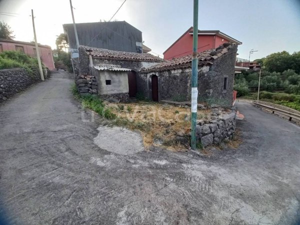 appartamento in vendita a Piedimonte Etneo in zona Presa
