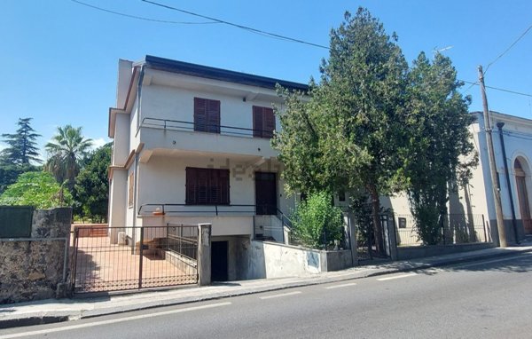 casa indipendente in vendita a Piedimonte Etneo