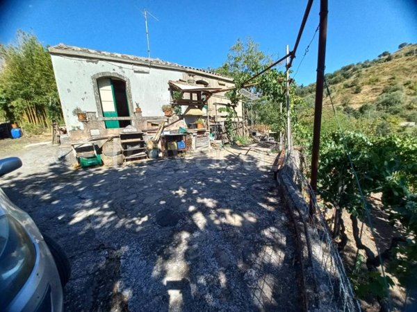 appartamento in vendita a Piedimonte Etneo in zona Presa