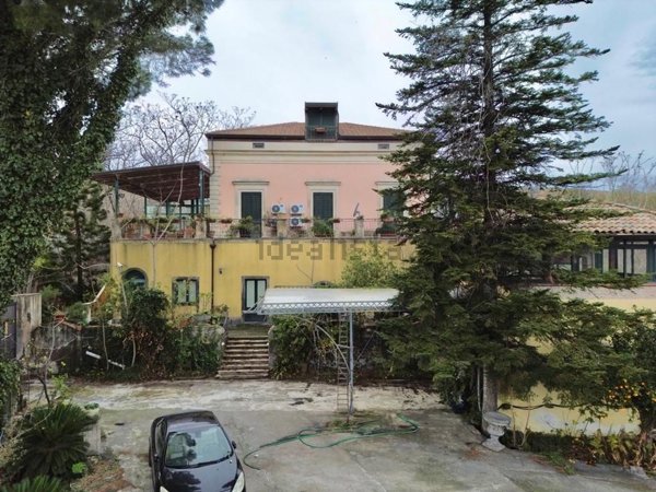 casa indipendente in vendita a Piedimonte Etneo in zona Presa