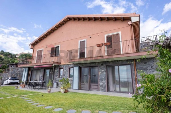 casa indipendente in vendita a Piedimonte Etneo in zona Presa