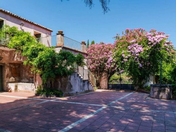 casa indipendente in vendita a Piedimonte Etneo in zona Presa