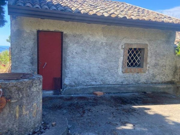 casa indipendente in vendita a Piedimonte Etneo
