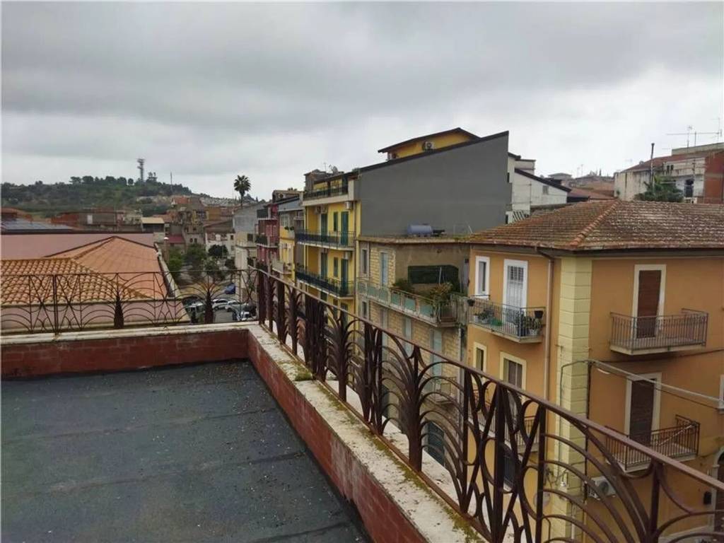 intera palazzina in vendita a Ramacca