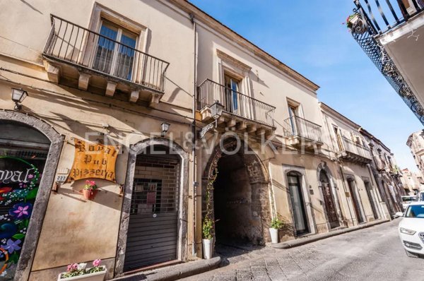 casa indipendente in vendita a Randazzo