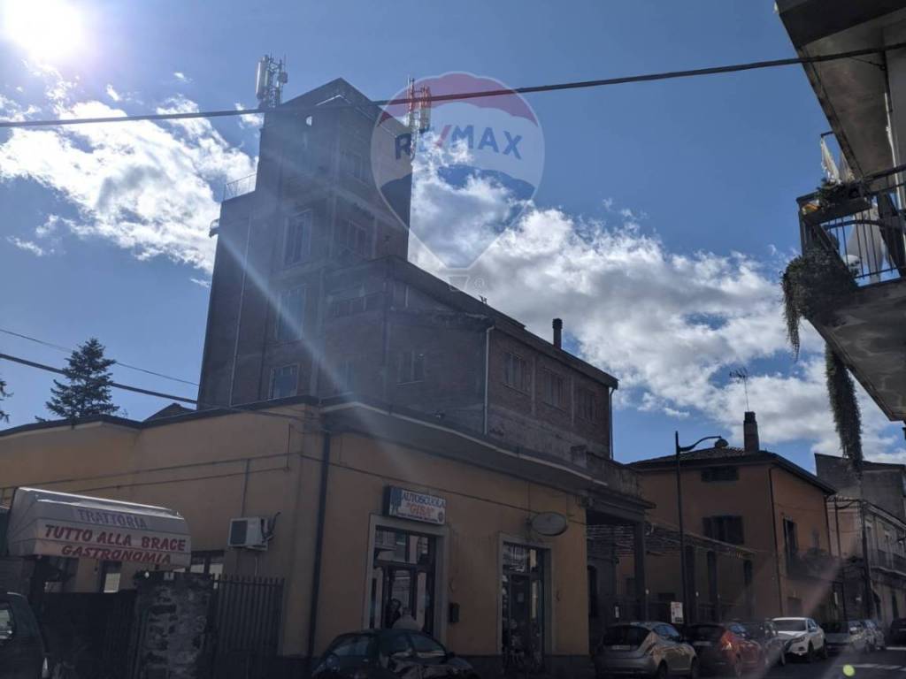 intera palazzina in vendita a Randazzo
