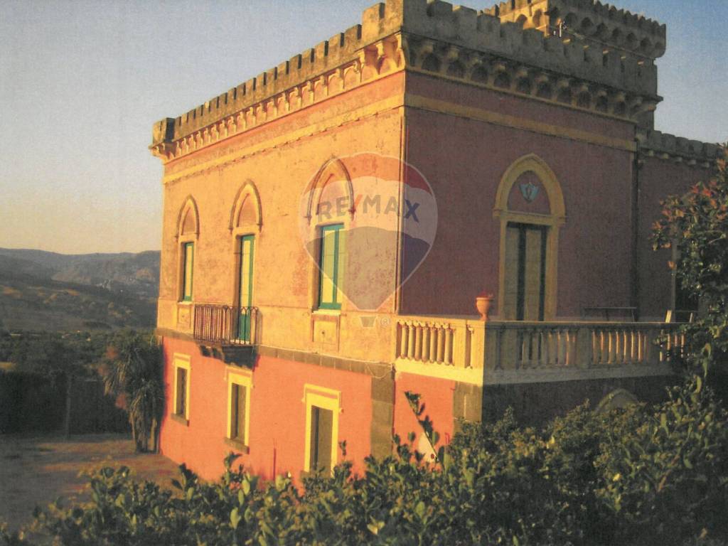 intera palazzina in vendita a Randazzo