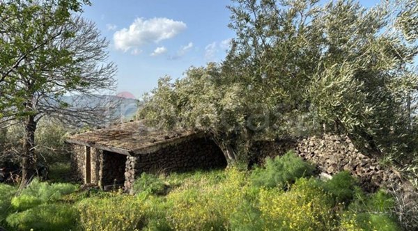rudere in vendita a Randazzo in zona Flascio