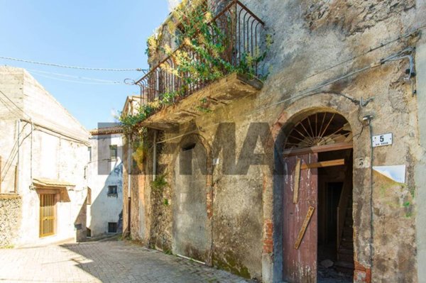 casa indipendente in vendita a Randazzo