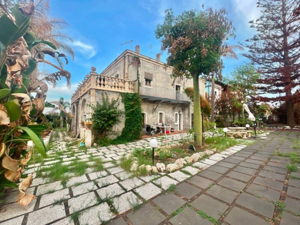 casa indipendente in vendita a Riposto in zona Torre Archirafi