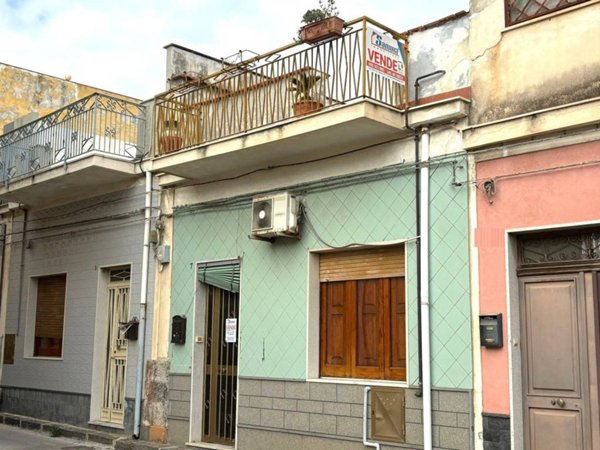 casa indipendente in vendita a Riposto