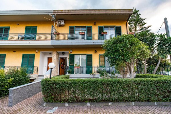 casa indipendente in vendita a Riposto in zona Altarello